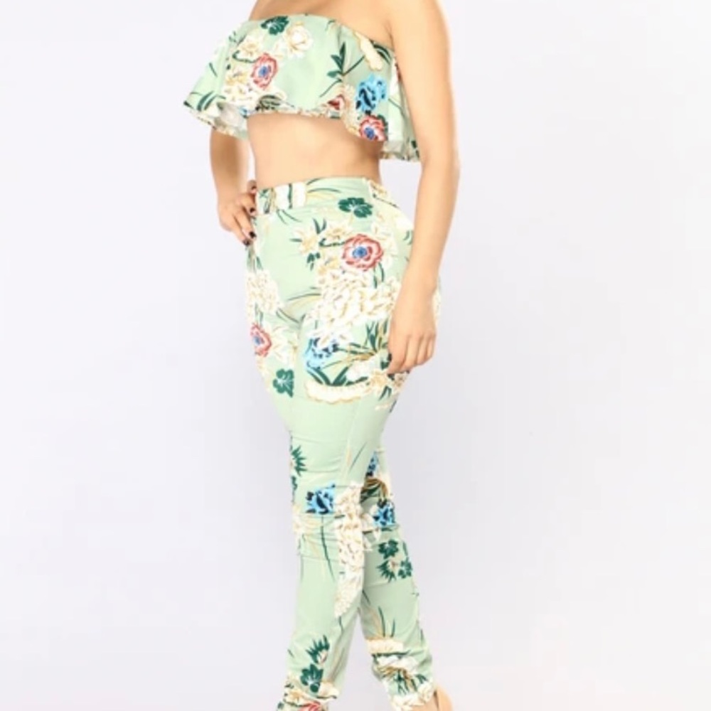 Two piece set. top and bottom